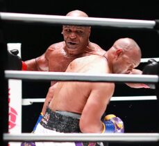 Mike Tyson gösteri maçıyla ringlere döndü