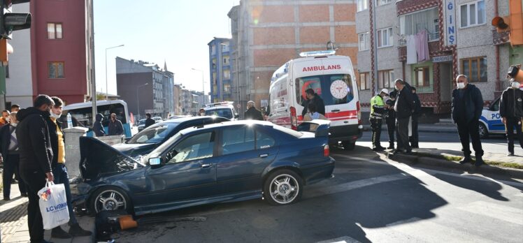 Sivas'ta trafik kazası: 2 yaralı