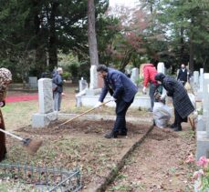 Tokyo’da İslam ve Türk büyüklerinin kabirleri çiçeklendirildi