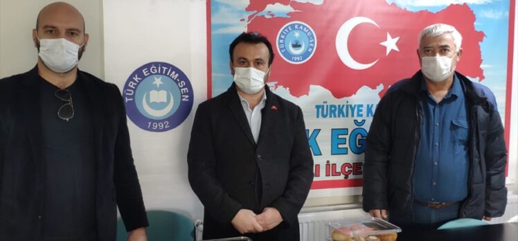 Zonguldak'ta öğretmenler sağlık çalışanlarına pasta börek hazırlayarak destek oldu