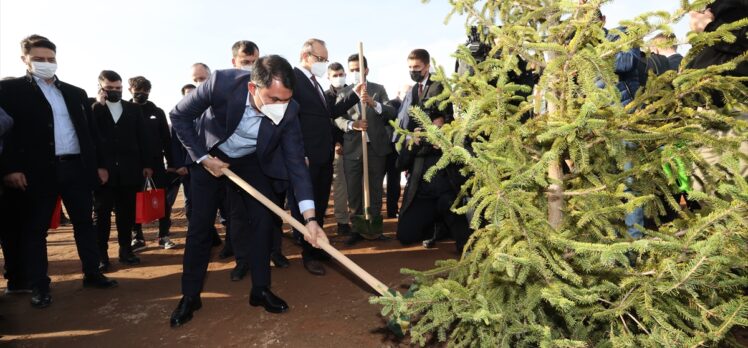 Bakan Kurum, Kocaeli'de “Millet Bahçelerimiz Fidanlarıyla Buluşuyor” etkinliğine katıldı