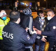 Bursa'da uyuşturucu ele geçirilen otomobildeki 4 kişi gözaltına alındı