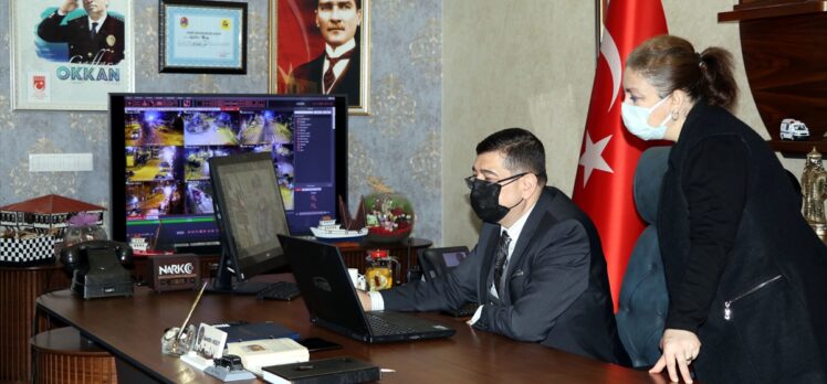 Çankırı Emniyet Müdürü Sadettin Aksoy ile eşi, AA'nın “Yılın Fotoğrafları” oylamasına katıldı