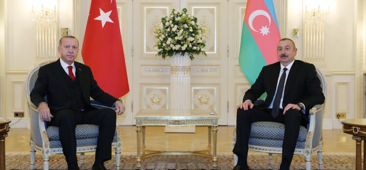 Cumhurbaşkanı Erdoğan, Azerbaycan Cumhurbaşkanı Aliyev tarafından resmi törenle karşılandı