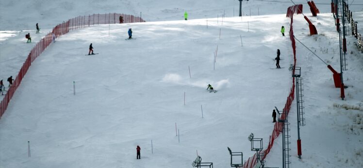 FIS Uluslararası Alp Disiplini Anadolu Kupası Erzurum'da başladı