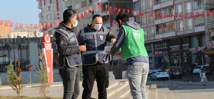 İHH'dan güvenlik güçlerine çikolata ikramı