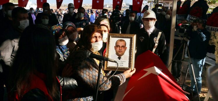 Kahramanmaraş'ta şehit olan polis memuru son yolculuğuna uğurlandı