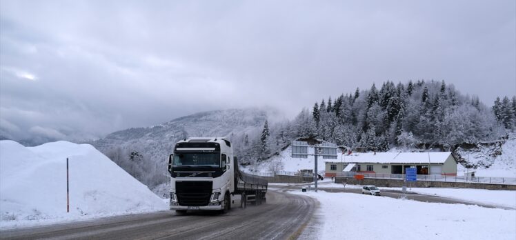 Kastamonu'da kar yağışı kartpostallık manzaralar oluşturdu