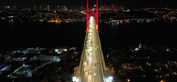 İstanbul'da yılbaşı öncesi trafikte yoğunluk yaşanıyor