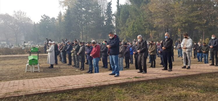 Kovid-19'dan bir ayda 4 yakınını kaybeden imamdan “maske, mesafe, temizlik” çağrısı