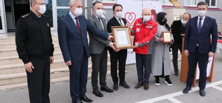 Samsun'da Kovid-19'dan yaşamını yitiren Kızılay Şube Başkanı anısına kan bağışı kampanyası düzenleniyor