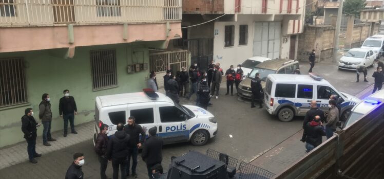 GÜNCELLEME – Şanlıurfa'da kavgaya müdahale eden 2 polis bıçakla yaralandı