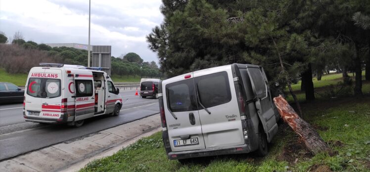 TEM Otoyolu'ndaki kazada 2 kişi yaralandı