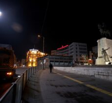 Türkiye genelinde hafta sonu kesintisiz uygulanan sokağa çıkma kısıtlaması sona erdi