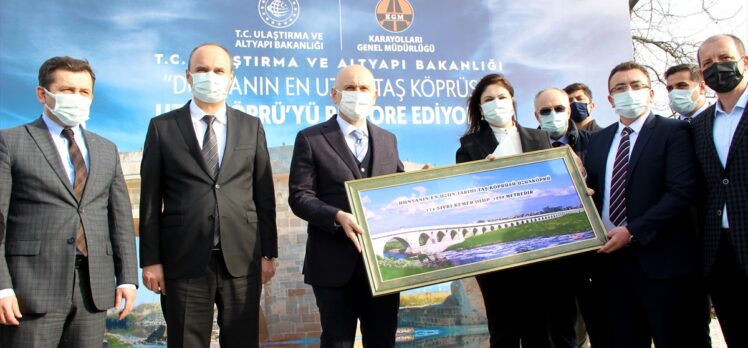 Ulaştırma ve Altyapı Bakanı Karaismailoğlu tarihi Uzunköprü'nün restore edileceği müjdesini verdi