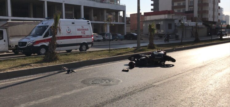 Adana'da polisten kaçarken maratoncuların arasından geçen sürücünün motosikletiyle çarptığı yaya öldü