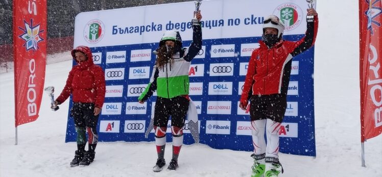 Ceren Reyhan Yıldırım FIS Slalom yarışlarında üçüncü oldu