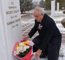 DSP Genel Başkanı Aksakal, merhum Rahşan Ecevit'i mezarı başında andı