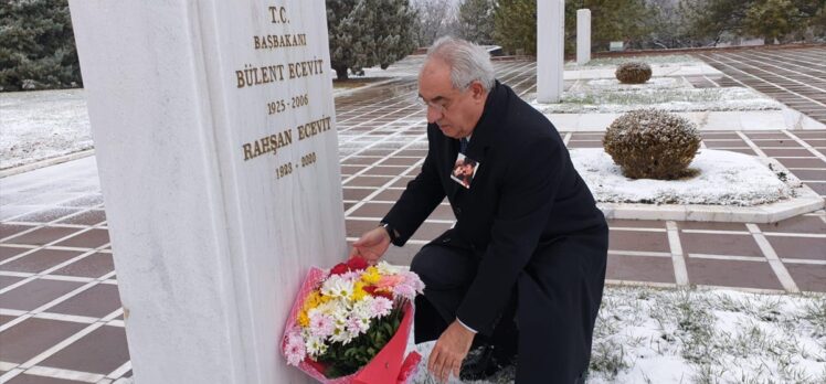 DSP Genel Başkanı Aksakal, merhum Rahşan Ecevit'i mezarı başında andı