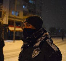 Bursa ve çevre illerde yoğun kar yağışı sürüyor