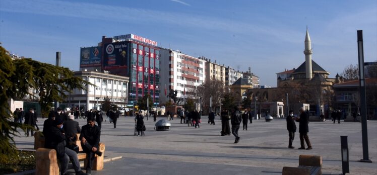 İç Anadolu'da sokağa çıkma kısıtlamasının bitmesiyle hareketlilik yaşandı