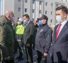 İçişleri Bakanı Süleyman Soylu, Van'da sağlık çalışanlarının yeni yılını kutladı