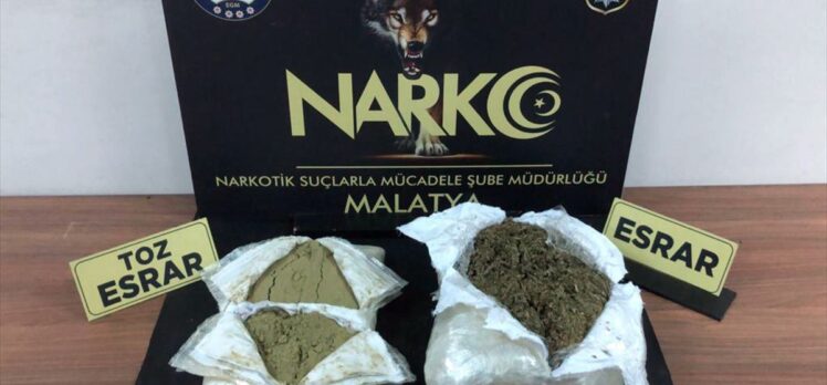 Malatya'da iki yolcu otobüsünde 9 kilo 860 gram esrar ele geçirildi