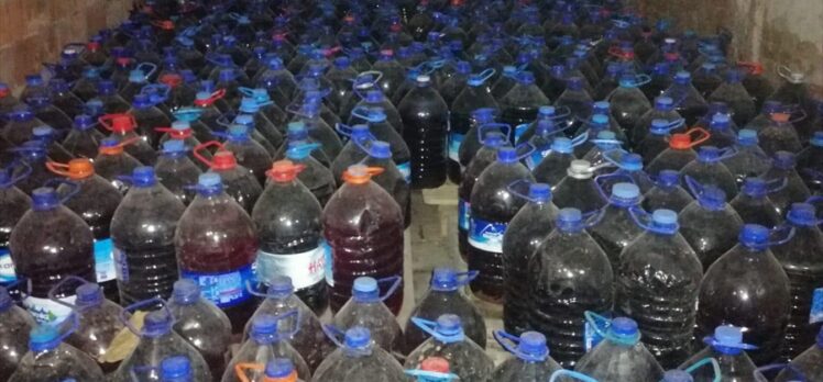 Manisa'da 3 bin 365 litre sahte içki ele geçirildi