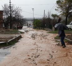 GÜNCELLEME – Manisa'da sağanak, su baskınlarına neden oldu