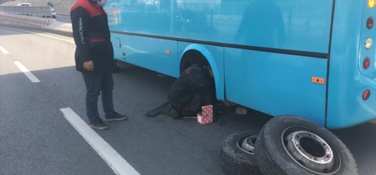 Seyir halindeki otobüsten fırlayan tekerlek bir kişiyi yaraladı, 3 araç ve bir iş yerine zarar verdi