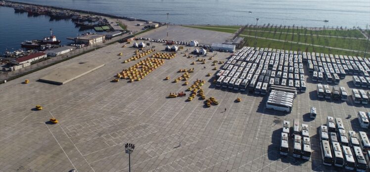 Yenikapı'da taksicilerin taksimetre güncelleme yoğunluğu devam ediyor