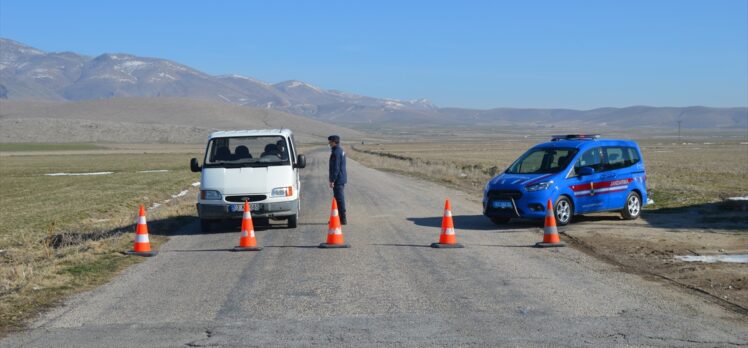 Afyonkarahisar'da bir köyde karantina uygulaması başlatıldı