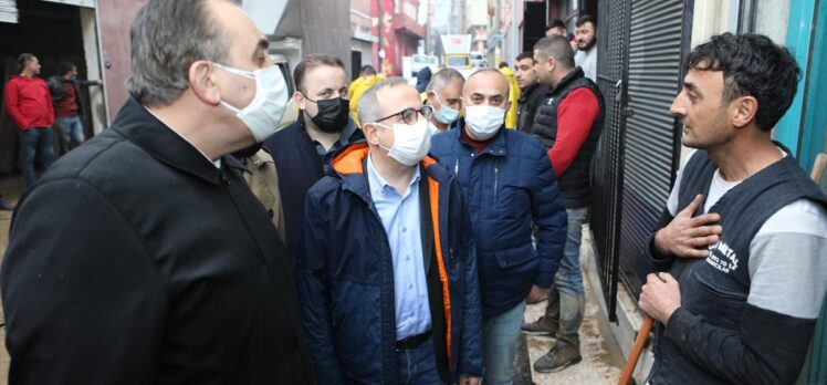 AK Parti İzmir milletvekilleri sel mağdurlarını ziyaret etti