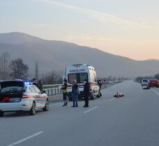 Çanakkale'de otomobilin çarptığı elektrikli bisiklet sürücüsü yaşamını yitirdi