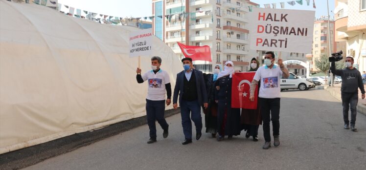 Diyarbakır annelerinin evlat nöbetine bir aile daha katıldı