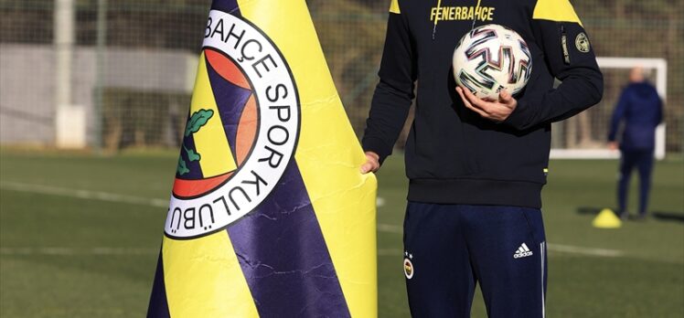 Fenerbahçeli futbolcu Szalai, Galatasaray derbisinde oynamak için sabırsızlanıyor