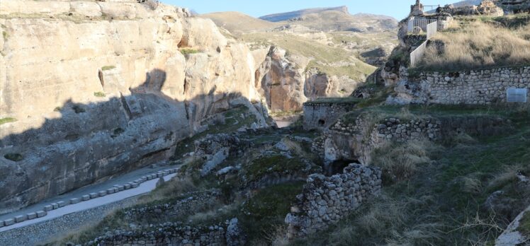 Gazeteciler tarihi Hasankeyf'i ziyaret etti