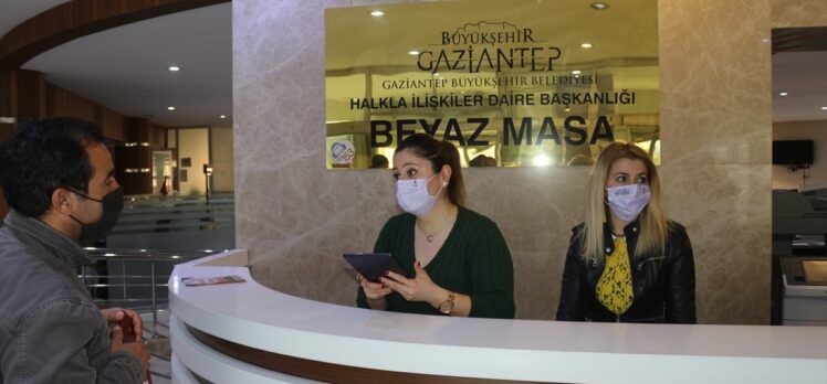 Gaziantep'te belediye personelleri, kanser hastalarına destek için mor maskeyle mesai yaptı
