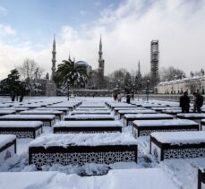 İstanbul'da kar yağışı güzel görüntüler oluşturdu