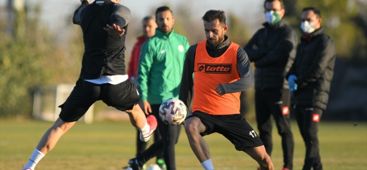 İlhan Palut, Konyaspor'da ilk antrenmanına çıktı