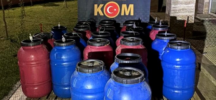 Manisa'da 3 bin 615 litre sahte içki ele geçirildi