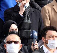 Sakaryalı imam hatipliler Kabe fotoğrafının yere serilmesine tepki gösterdi