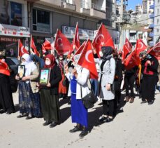 Şırnak'ta terör mağduru aileler HDP İl Başkanlığı önünde eylem yaptı