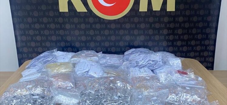 Artvin'de gümrük kaçağı yaklaşık 31 kilogram gümüş ele geçirildi