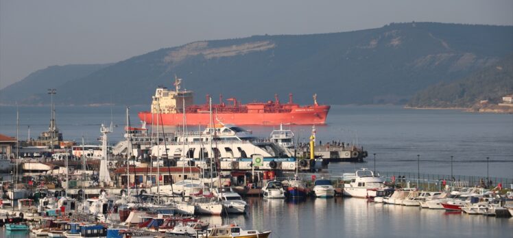 Çanakkale Boğazı transit gemi trafiğine tek yönlü kapatıldı