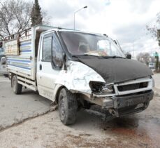 Elazığ'da kamyonet ile minibüs çarpıştı: 8 yaralı