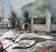 Esenyurt'ta inşaat malzemelerinin bulunduğu depoda çıkan yangın söndürüldü