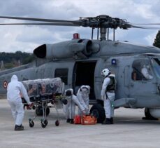 Gökçeada'da solunum güçlüğü çeken Kovid-19 hastası, helikopterle Çanakkale'ye götürüldü