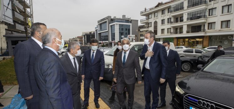 HDP Eş Genel Başkanı Sancar, Gelecek Partisi Genel Başkanı Davutoğlu'nu ziyaret etti
