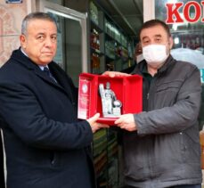 Kırşehir'de Kovid-19 sürecinde fırsatçılık yapmayan esnaf “Ayın Ahisi” seçildi